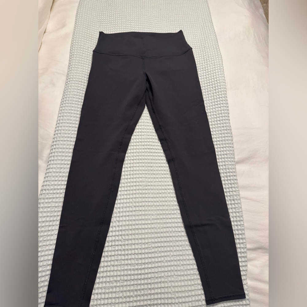 ALO leggings size large perfect like new condition grey in color